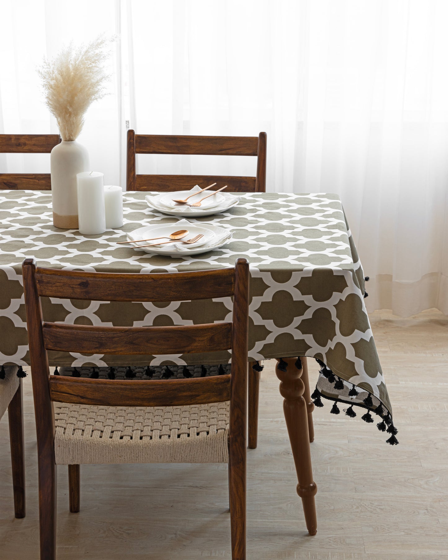 Handpicked Quatrefoil - Table Cover